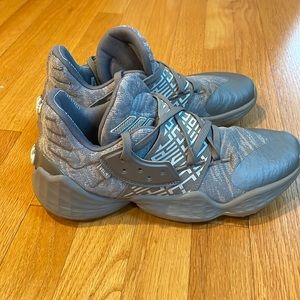Harden volume 4 basketball shoes